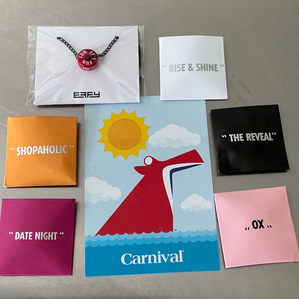 NWB Carnival Fun Ship Collectable Bead Bracelet 6 beads & chain